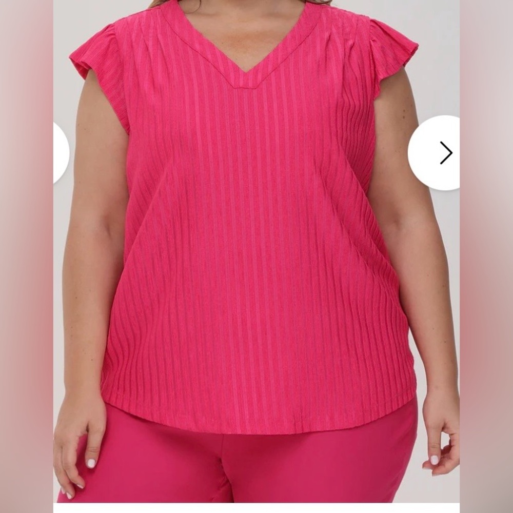89th & Madison NWT Cabaret Top Vibrant Pink Cape Sleeve Top
